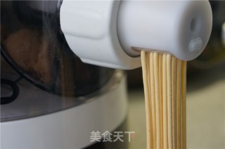 榨菜牛肉胡萝卜面