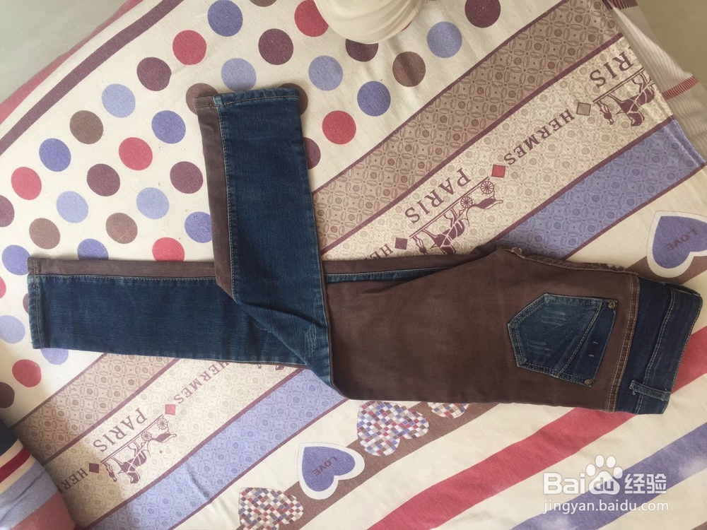牛仔裤的折叠收纳方法