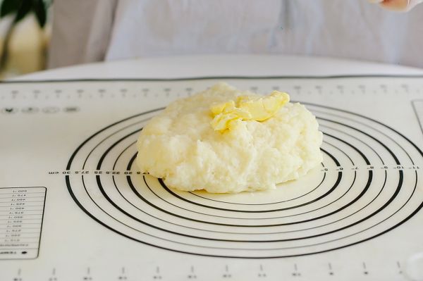 绿豆芝士冰皮月饼