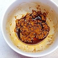 在家制作芝麻豆腐拌菠菜