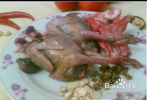 洋参霍斛炖鸽子的作法