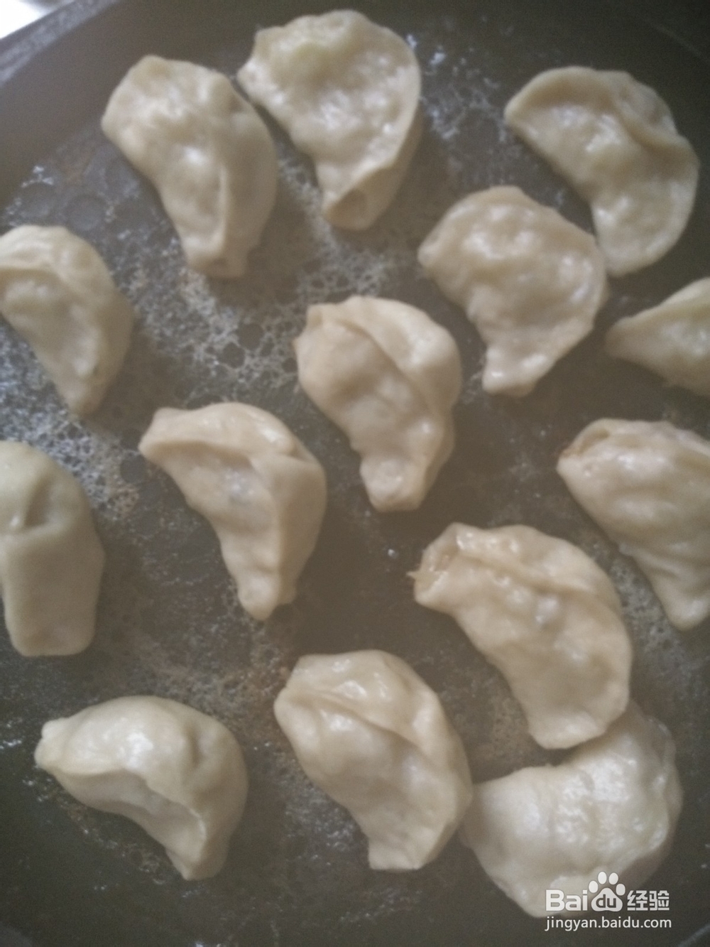 如何自己在家做锅贴饺？