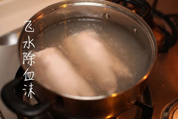 薏米香菇炖蹄美容汤