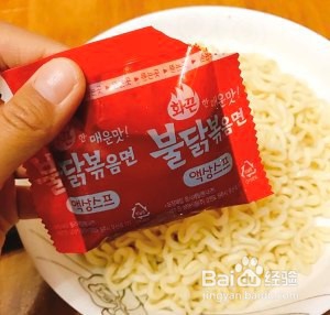 怎么做芝士热狗火鸡面