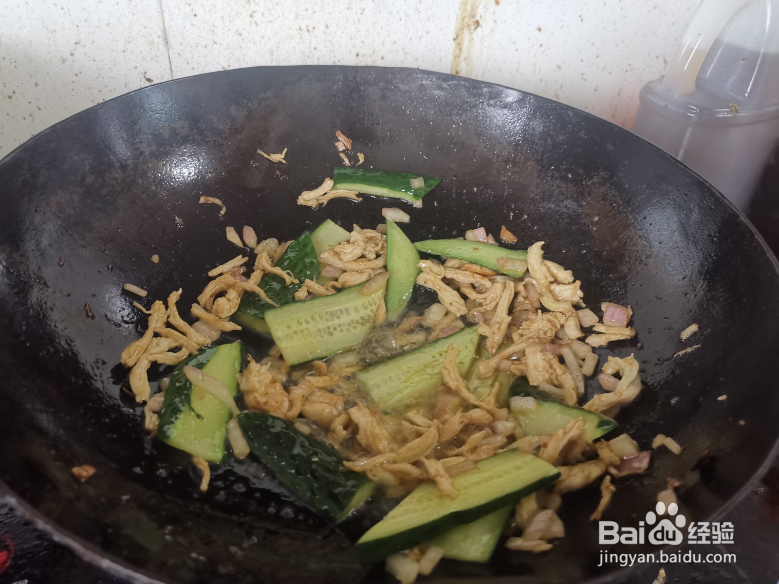 鸡胸肉丝炒黄瓜片