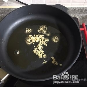 养生食补鲜虾炒秋葵的做法