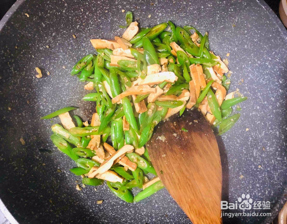 青椒炒香干的做法