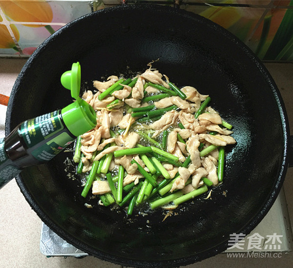 蒜苔炒鸡胸肉