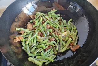 牛肉炒豇豆怎么做