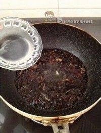 坚果仁肉酱披萨