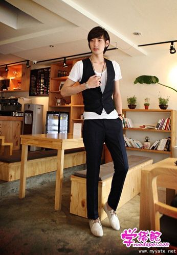 学韩国帅哥穿衣搭配帅气迷人