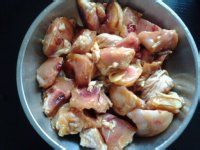 鸡腿肉焖土豆的做法