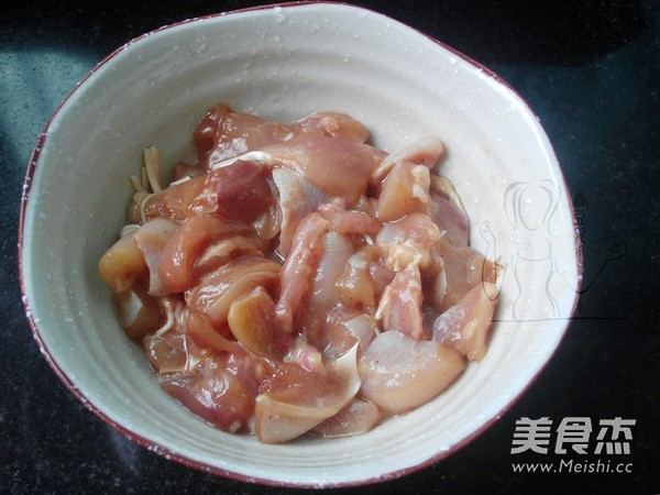沙茶蚕豆炒鸡丁