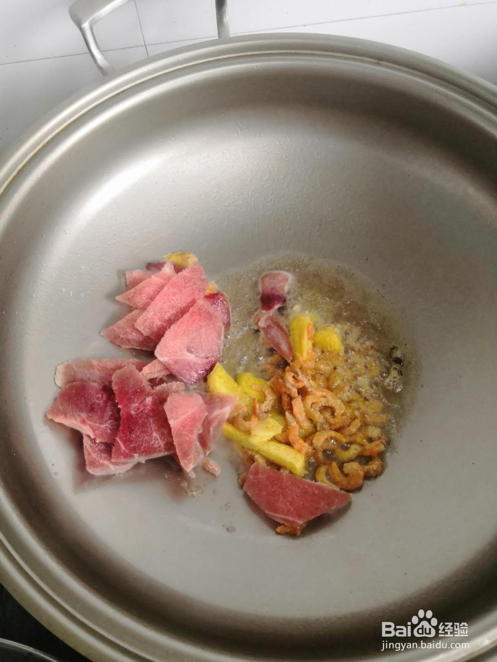 如何煮肉丝荷包蛋面
