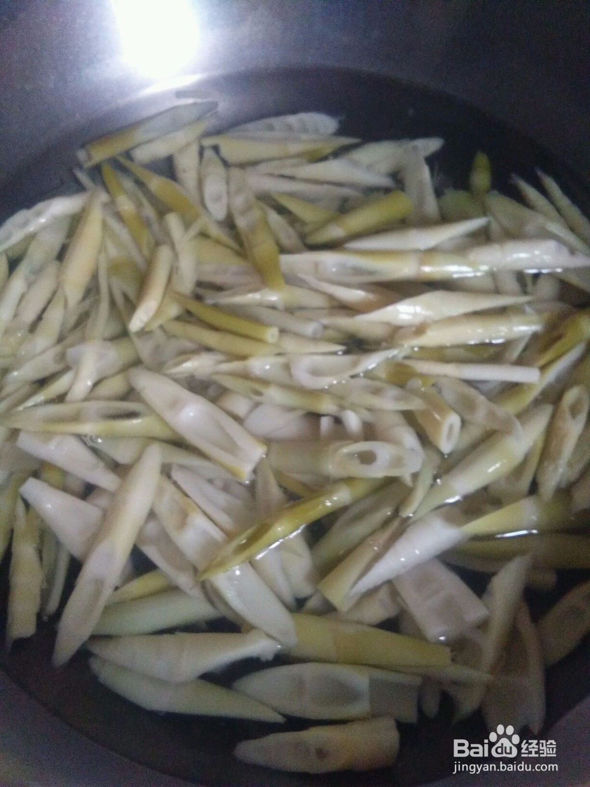 竹笋炒腊肉的做法