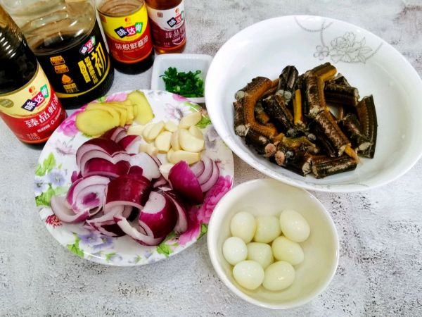 家常菜红烧黄鳝鹌鹑蛋