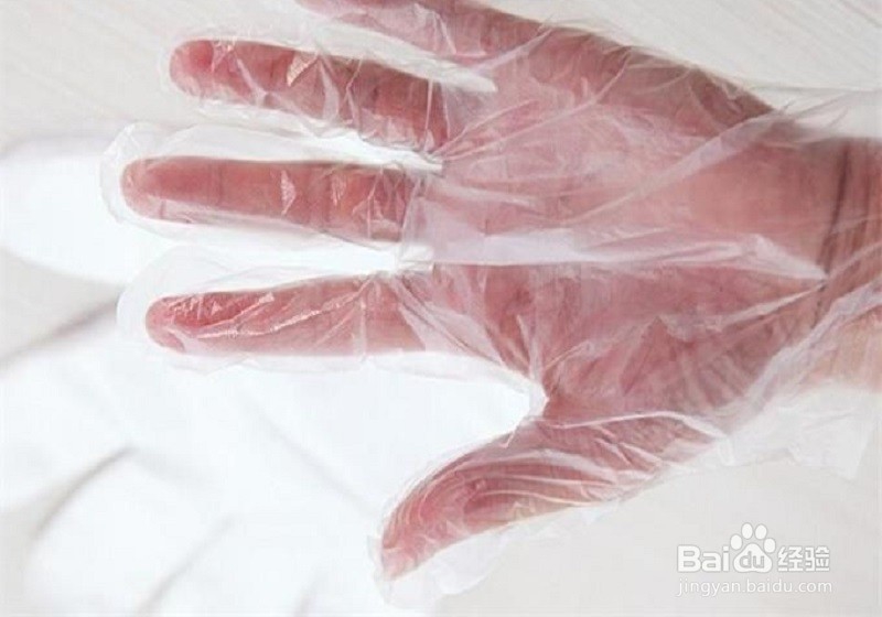 戴上胶手套后手很臭怎么办