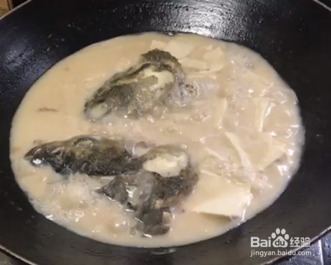 简易的鱼头豆腐汤