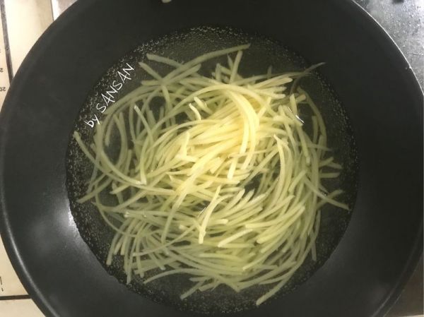 凉拌土豆丝 老少皆宜的酸爽开胃菜