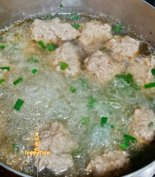 萝卜粉丝丸子汤