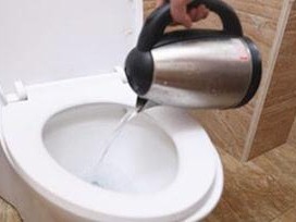 如何快速让家里的马桶洁净如新？