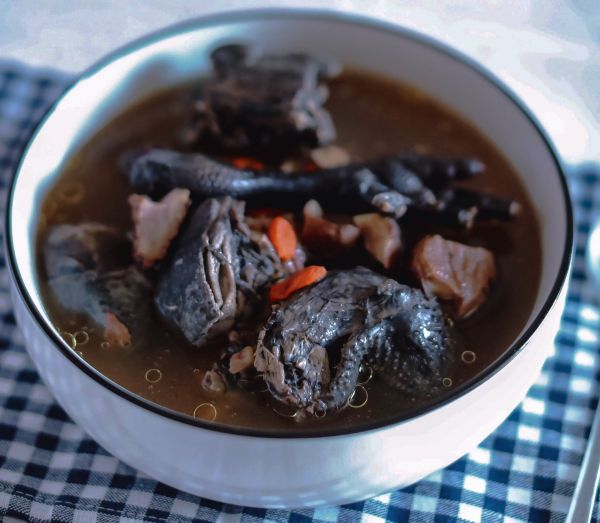 滋阴补肾养气乌鸡汤