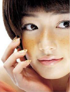 怎样消除雀斑痘印,四类护肤法让你白净一下