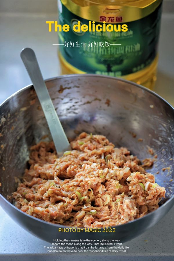 大肚酸菜猪肉饺子