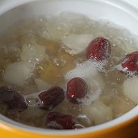 贡茶店里的健脾补肾甜品——山药栗子红枣甜汤