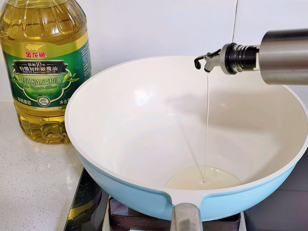 墨斗鱼肠蛋炒饭