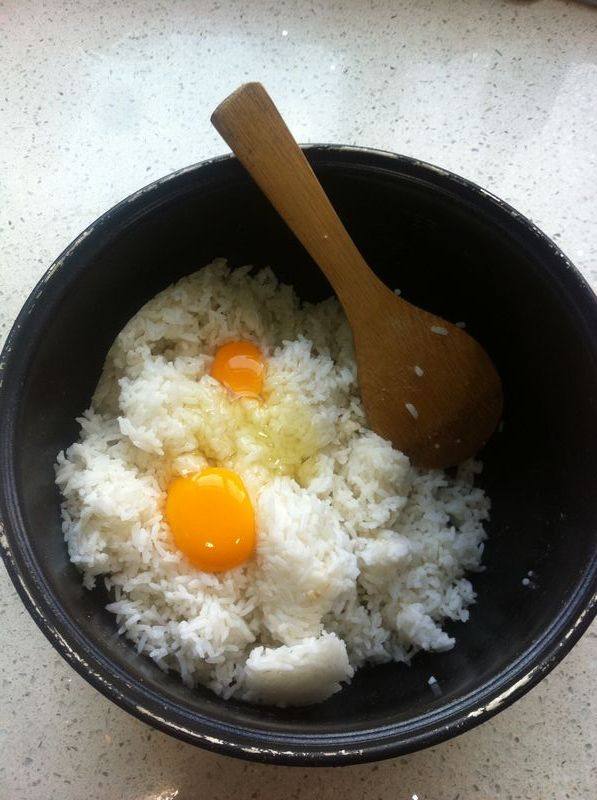 美味的松仁肉丝炒饭的做法,你学会了吗