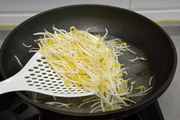 凉拌芹菜豆芽粉丝