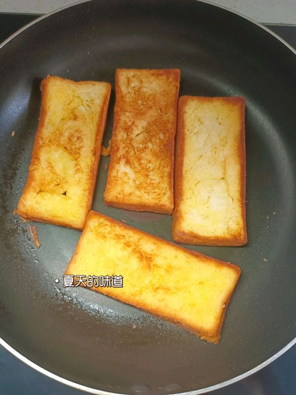 焦香黄油蔓越莓面包片