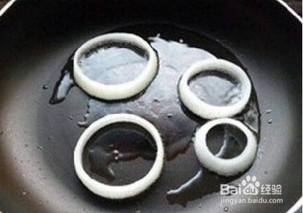 土豆鸡蛋饼的做法。