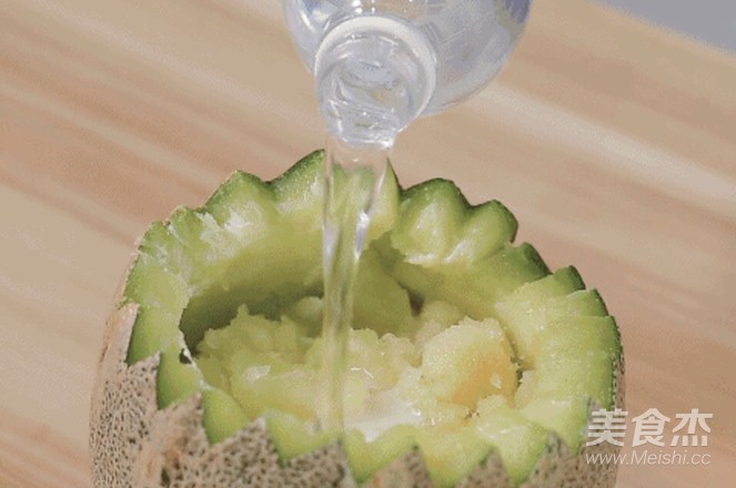 哈密瓜汽水的做法