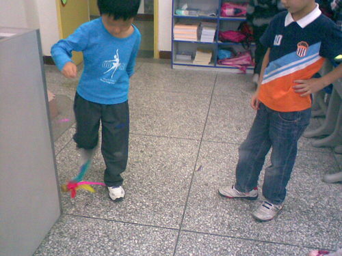 足球的颠球练习法及技术要领