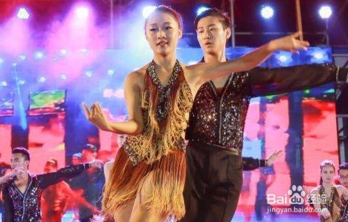校园迎新晚会可以准备什么节目