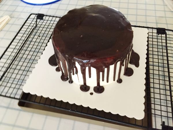 巧克力淋面蛋糕