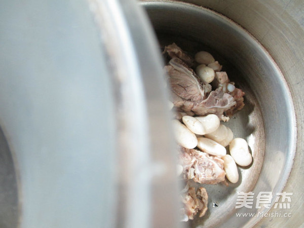 白芸豆青菜龙骨汤