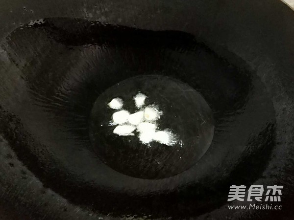 炝炒花生芽的做法