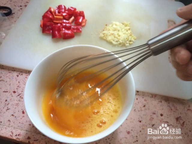 木耳炒鸡蛋的做法