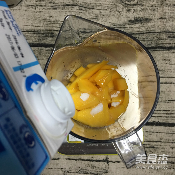 芒果奶昔的做法