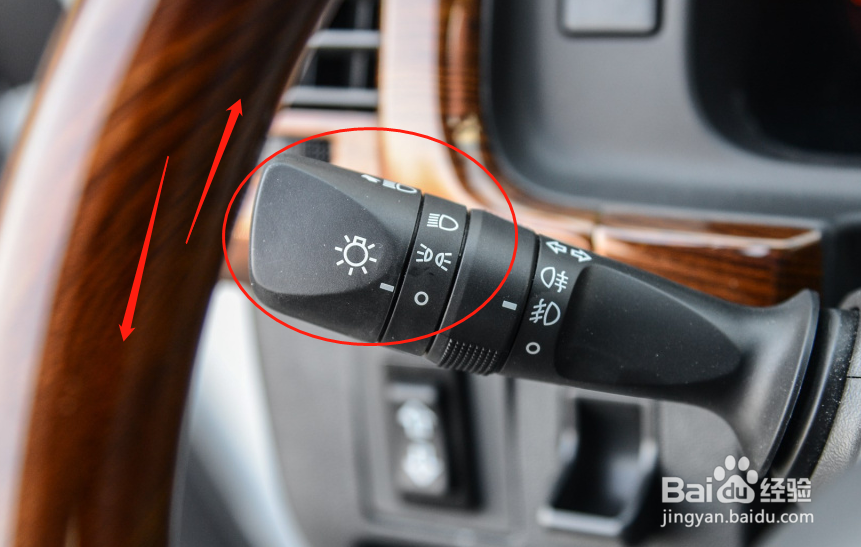 丰田HIACE车辆灯光的使用方法