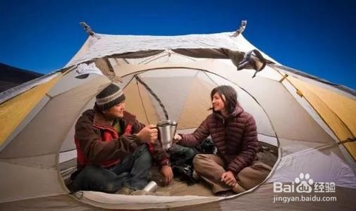 <b>冬季野营给帐篷打地钉需要注意什么</b>