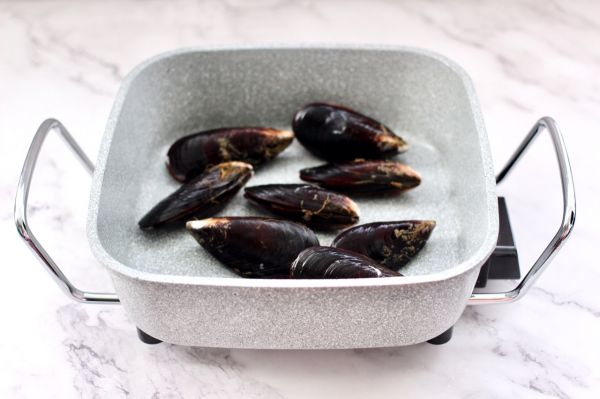 蒜香粉丝双椒青口贝