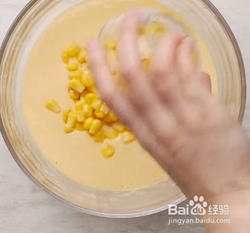 油煎玉米粑粑的做法