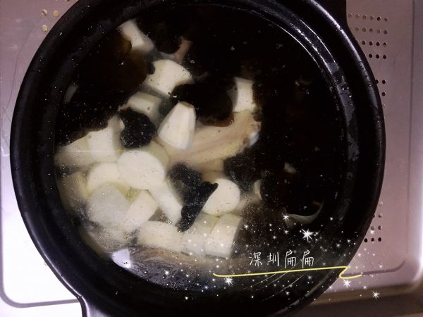 山药木耳鸭翅汤