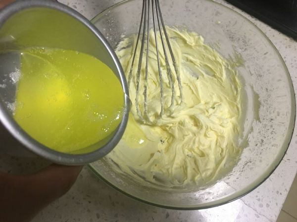 薄脆甜饼蓝莓冰激凌