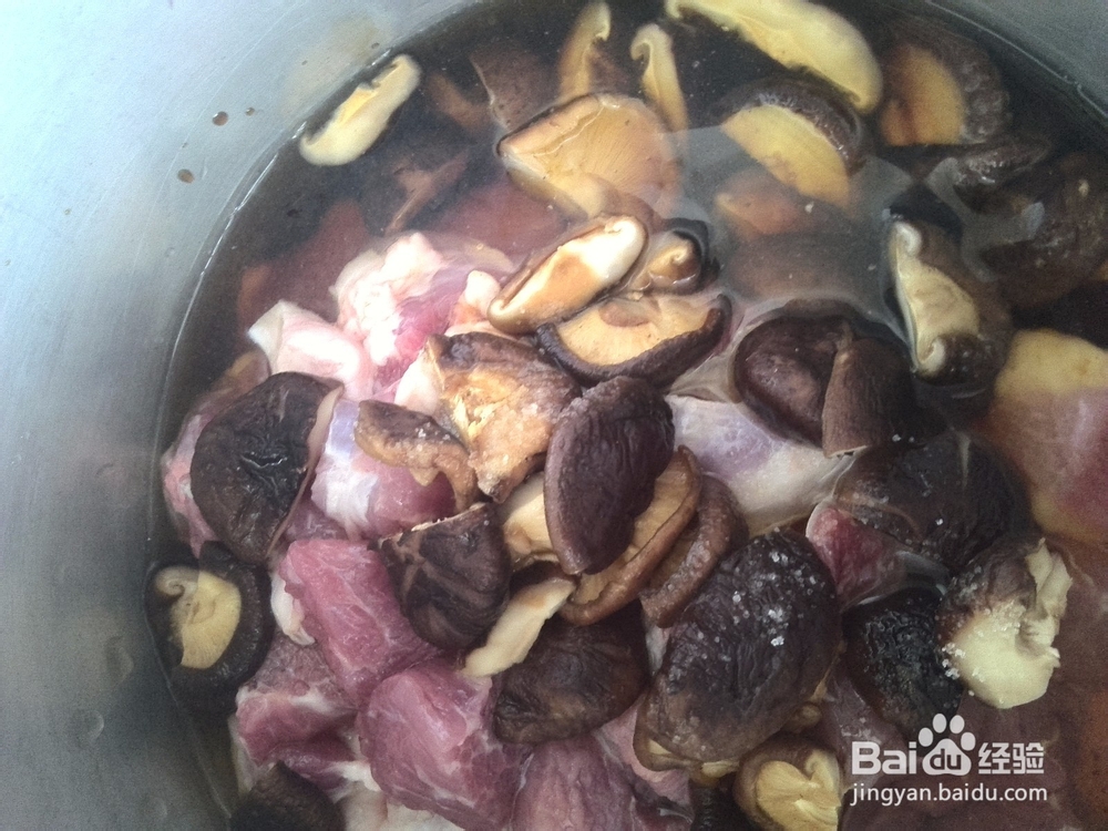 干香菇炖猪肉