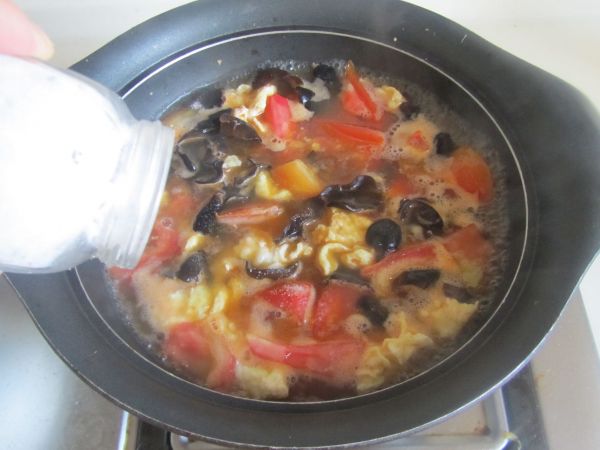 木耳番茄鸡蛋汤